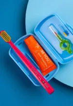 Curaprox Travel Set Γάλαζιο Στοματικής Υγιεινής Ταξιδίου με Οδοντόκρεμα 10ml - Image 2