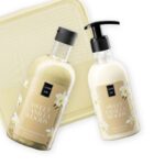 Lavish Care Body care Set Sweet Vanilla Woods – Σετ Περιποίησης Σώματος 2 Τεμάχια με Νεσεσέρ - Image 2