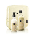 Lavish Care Body care Set Sweet Vanilla Woods – Σετ Περιποίησης Σώματος 2 Τεμάχια με Νεσεσέρ